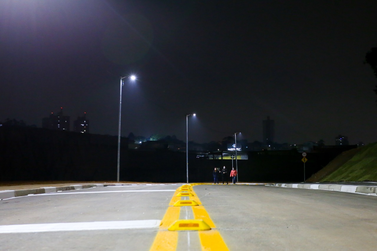 A via tem aproximadamente 850 metros de extensão e visa desafogar o trânsito na região do Jardim Zaíra. Foto: Divulgação/PMA