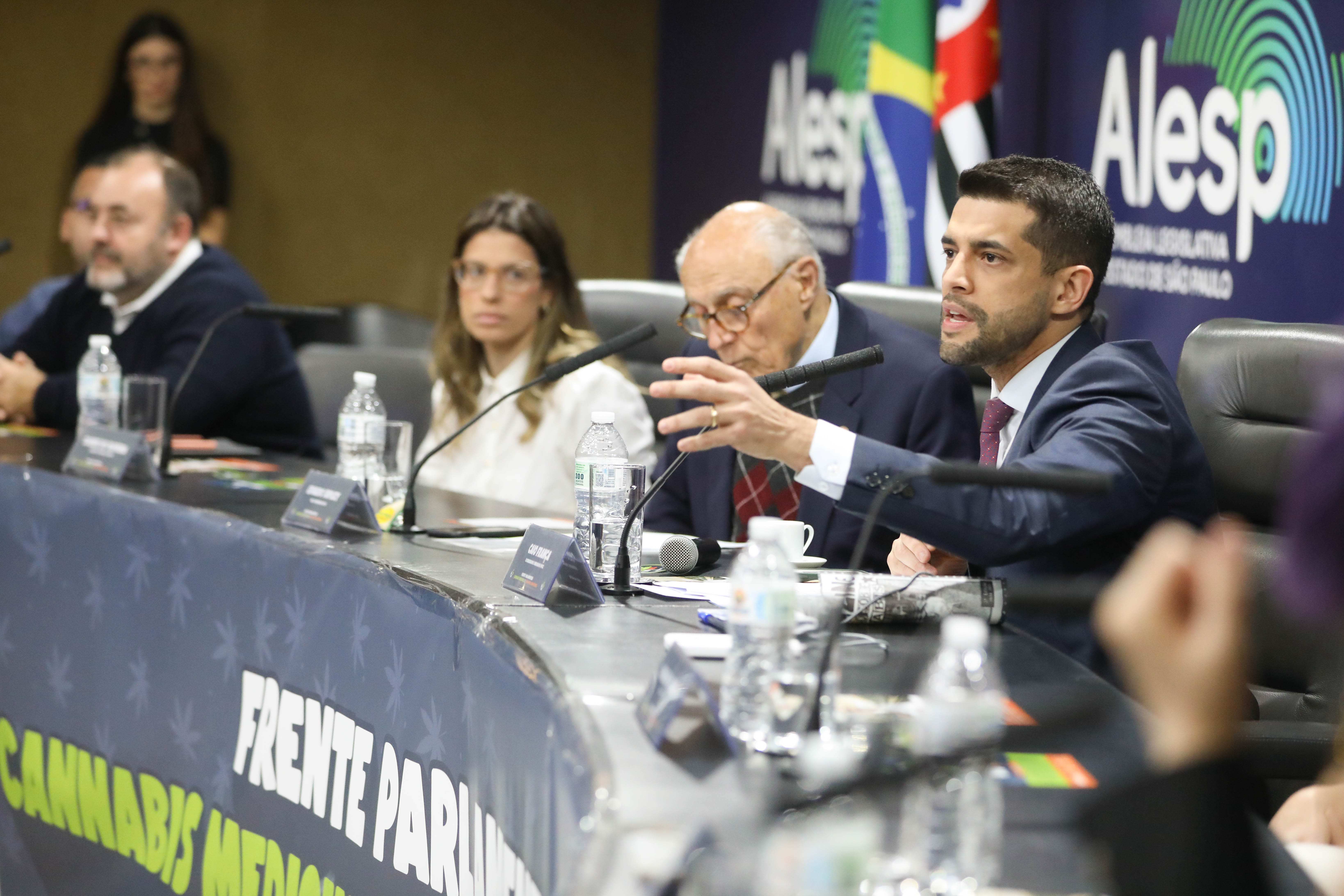 INSCRIÇÕES PARA A SELEÇÃO DE PROJETOS DA FRENTE PARLAMENTAR DA CANNABIS 