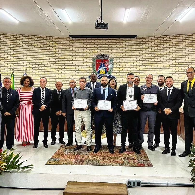 Agentes de Segurança e Destaques Locais Recebem Honrarias na Câmara Municipal de Tambaú