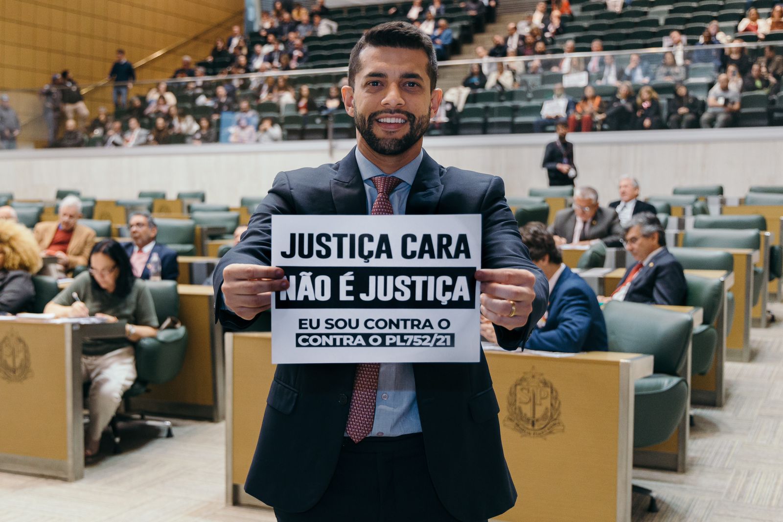 CAIO FRANÇA VOTA CONTRA PROJETO APROVADO NA ALESP 