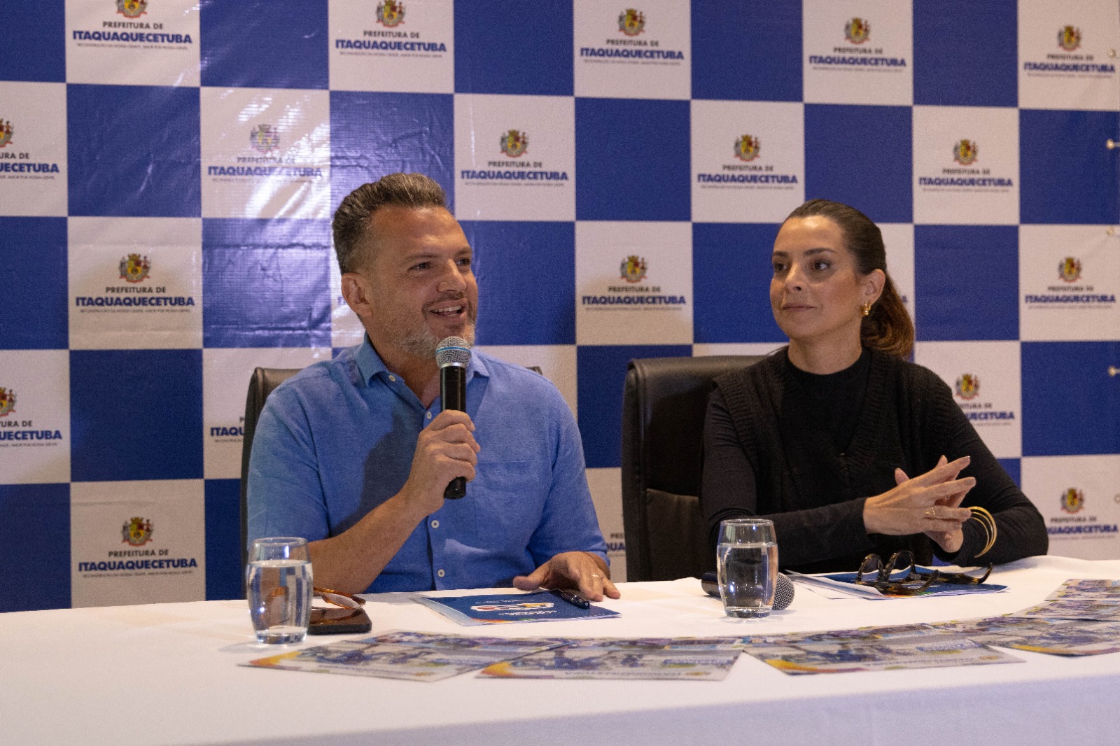 PREFEITO DE ITAQUÁ EDUARDO BOIGUES PROMOVE COLETIVA DE IMPRENSA E APRESENTA AVANÇOS