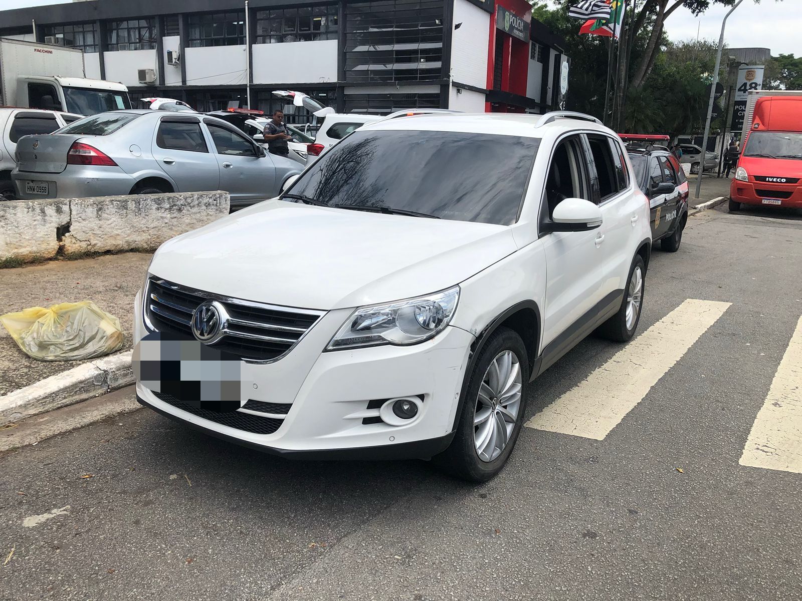 POLICIAIS MILITARES DETÉM CRIMINOSO E APREENDE MENOR INFRATOR