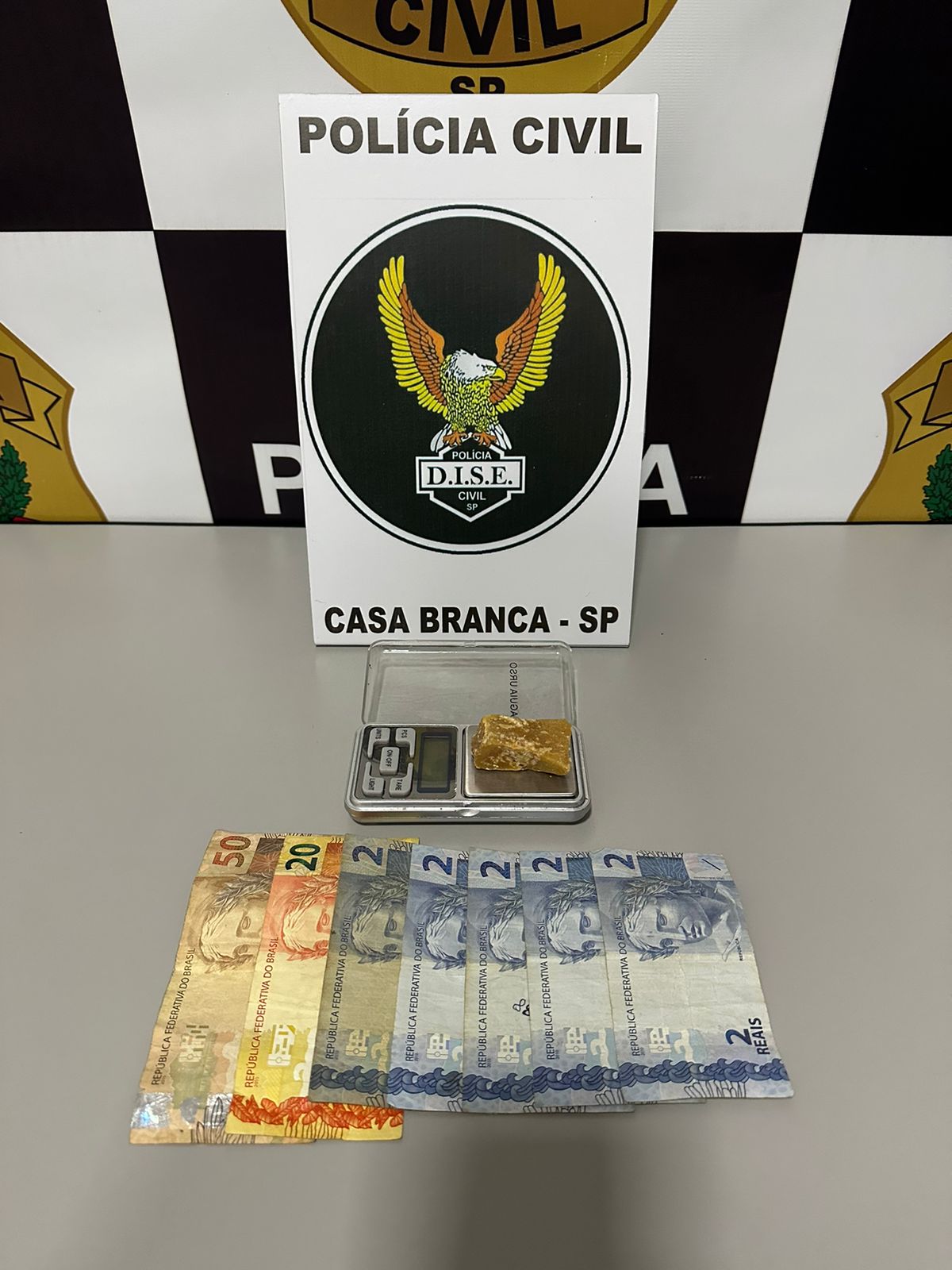 HOMEM É PRESO EM FLAGRANTE POR TRÁFICO DE DROGAS