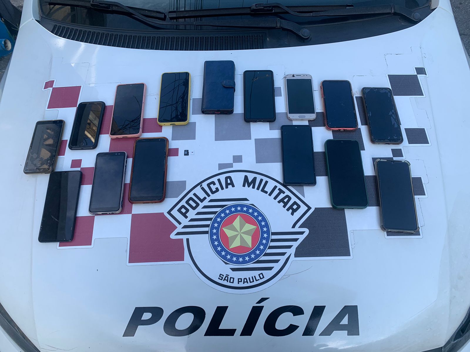AÇÃO RÁPIDA DA POLÍCIA MILITAR RESULTA NA RECUPERAÇÃO CELULARES