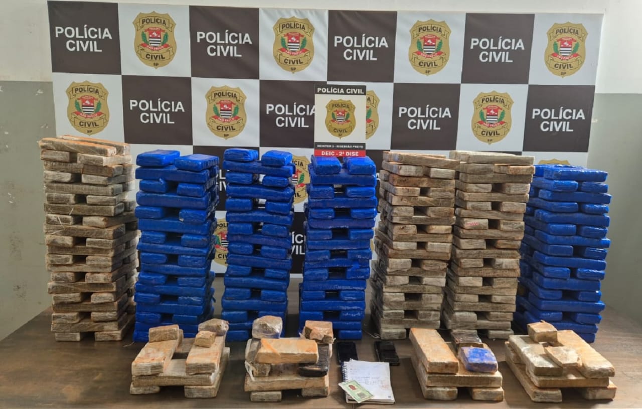 HOMEM É PRESO COM MAIS DE 280 TIJOLOS DE MACONHA EM DEPÓSITO DE RECICLÁVEIS EM RIBEIRÃO PRETO