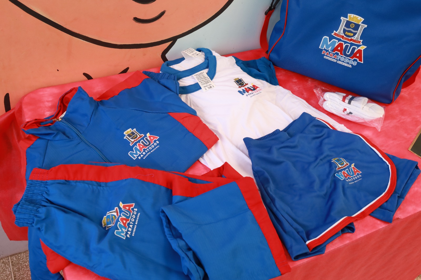 OS UNIFORMES ESCOLARES COMEÇARÃO A SER DISTRIBUÍDOS APÓS O CARNAVAL EM MAUÁ