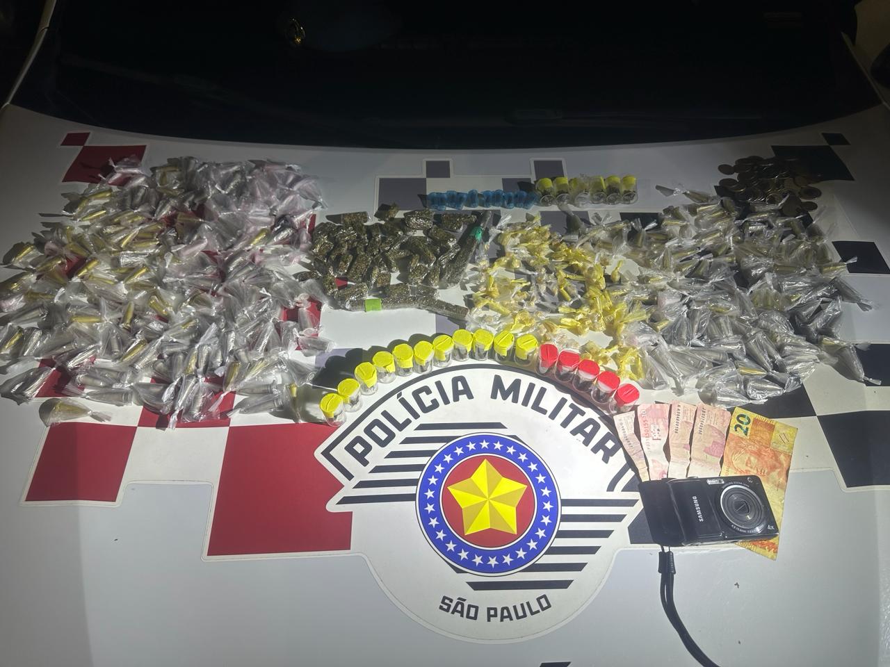 POLÍCIA MILITAR PRENDE HOMEM POR TRÁFICO DE DROGAS EM CIDADE DUTRA/SP