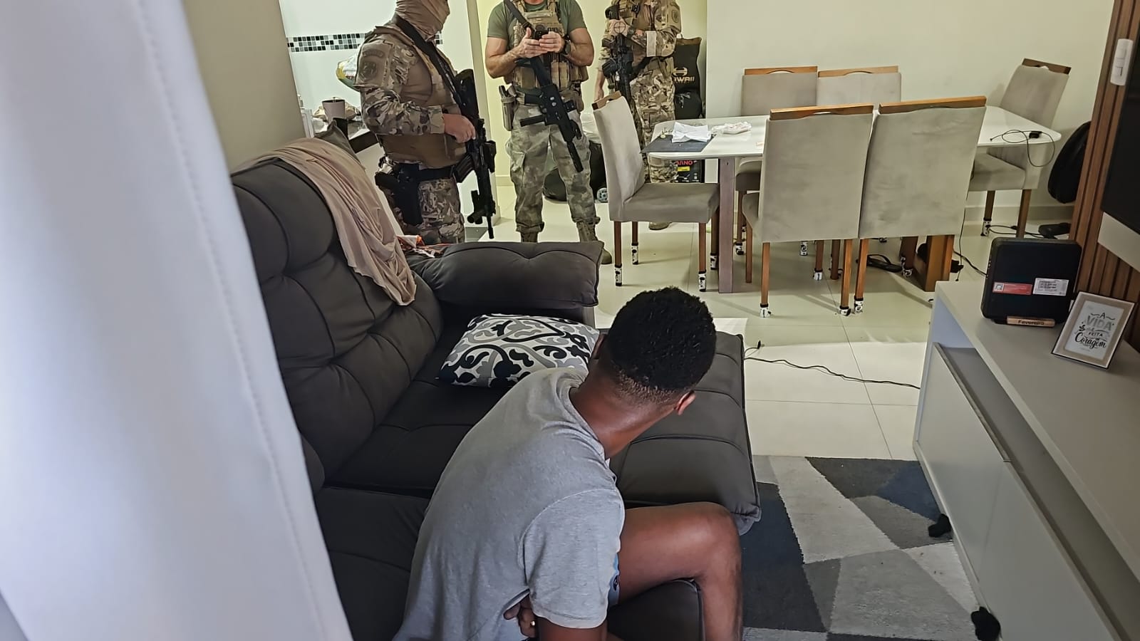 DEIC PRENDE LÍDER DO TRÁFICO EM PRAIA GRANDE 