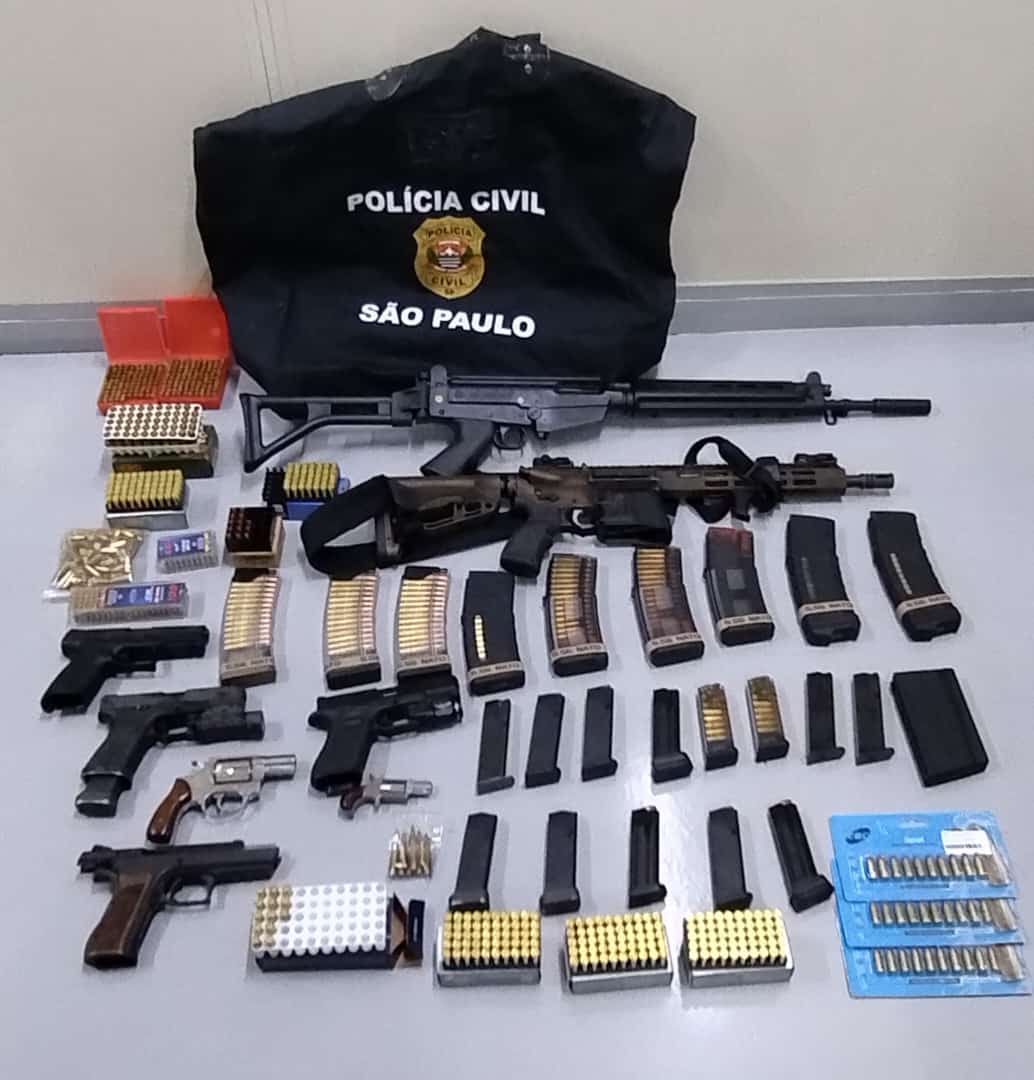 POLÍCIA CIVIL APREENDE 2 FUZIS E OUTRAS 6 ARMAS ILEGAIS EM JALES 