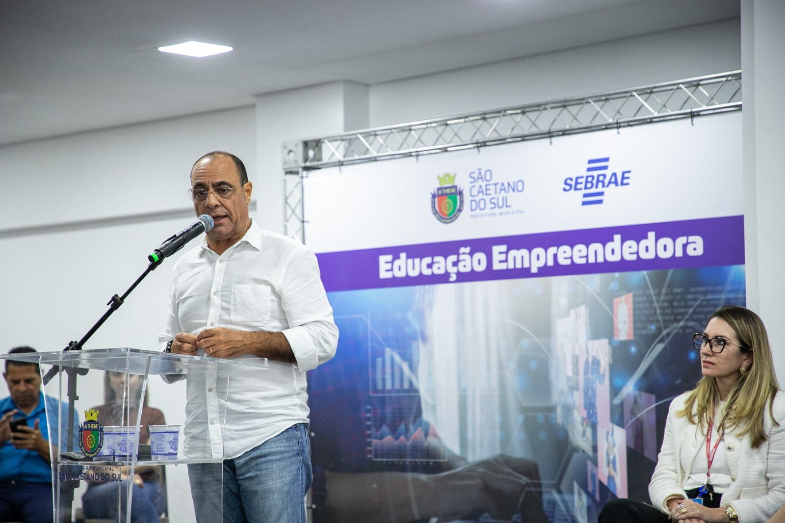 AURICCHIO IMPLANTA NAS ESCOLAS MUNICIPAIS PROGRAMA DE EDUCAÇÃO EMPREENDEDORA EM PARCERIA COM O SEBRAE 