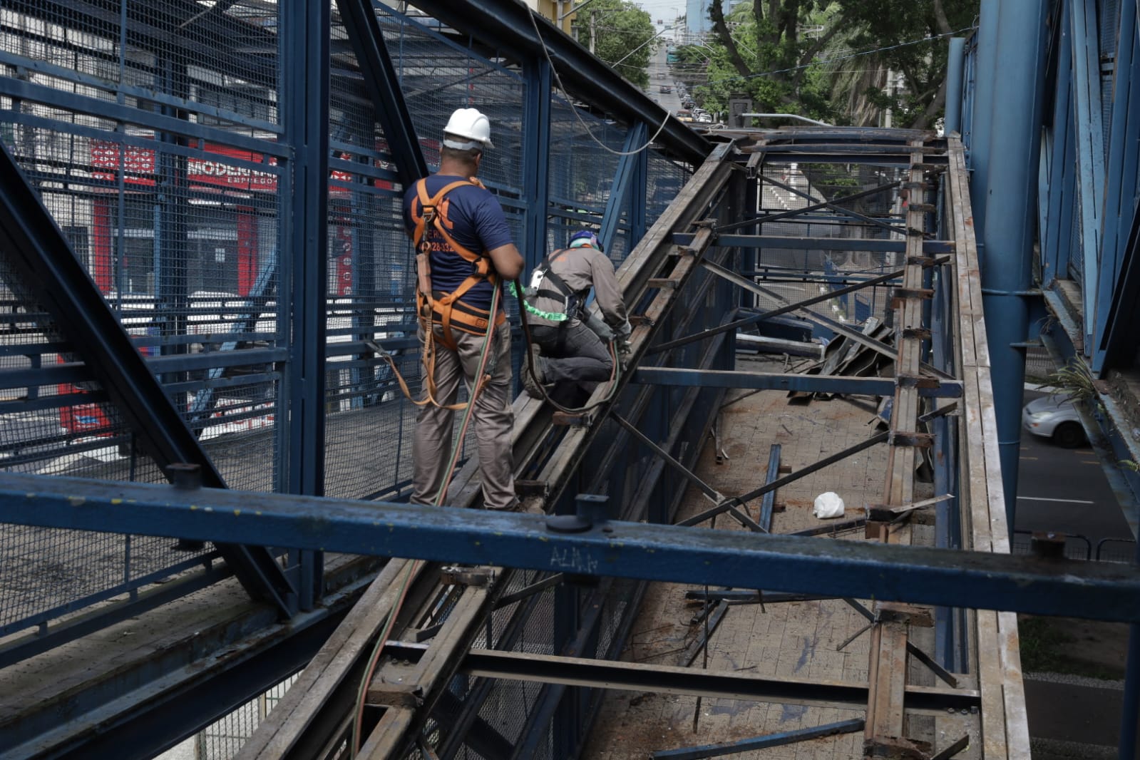 PREFEITURA DE MAUÁ INICIA OBRA DE REFORMA TOTAL DA PASSARELA CENTRAL 