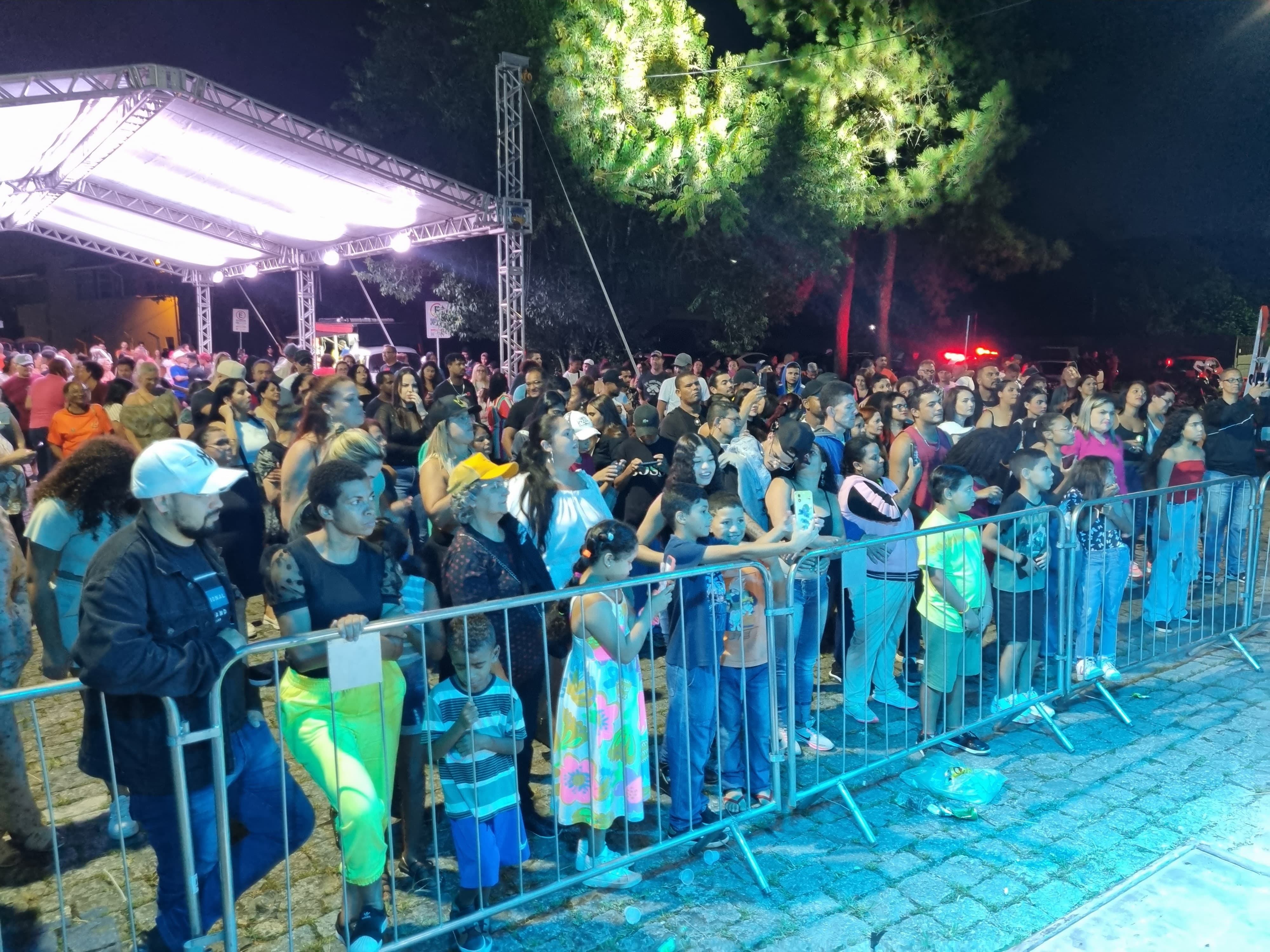 Evento "Elas Cantam" reúne mais de 500 pessoas e encerra o mês das mulheres em Rio Grande da Serra