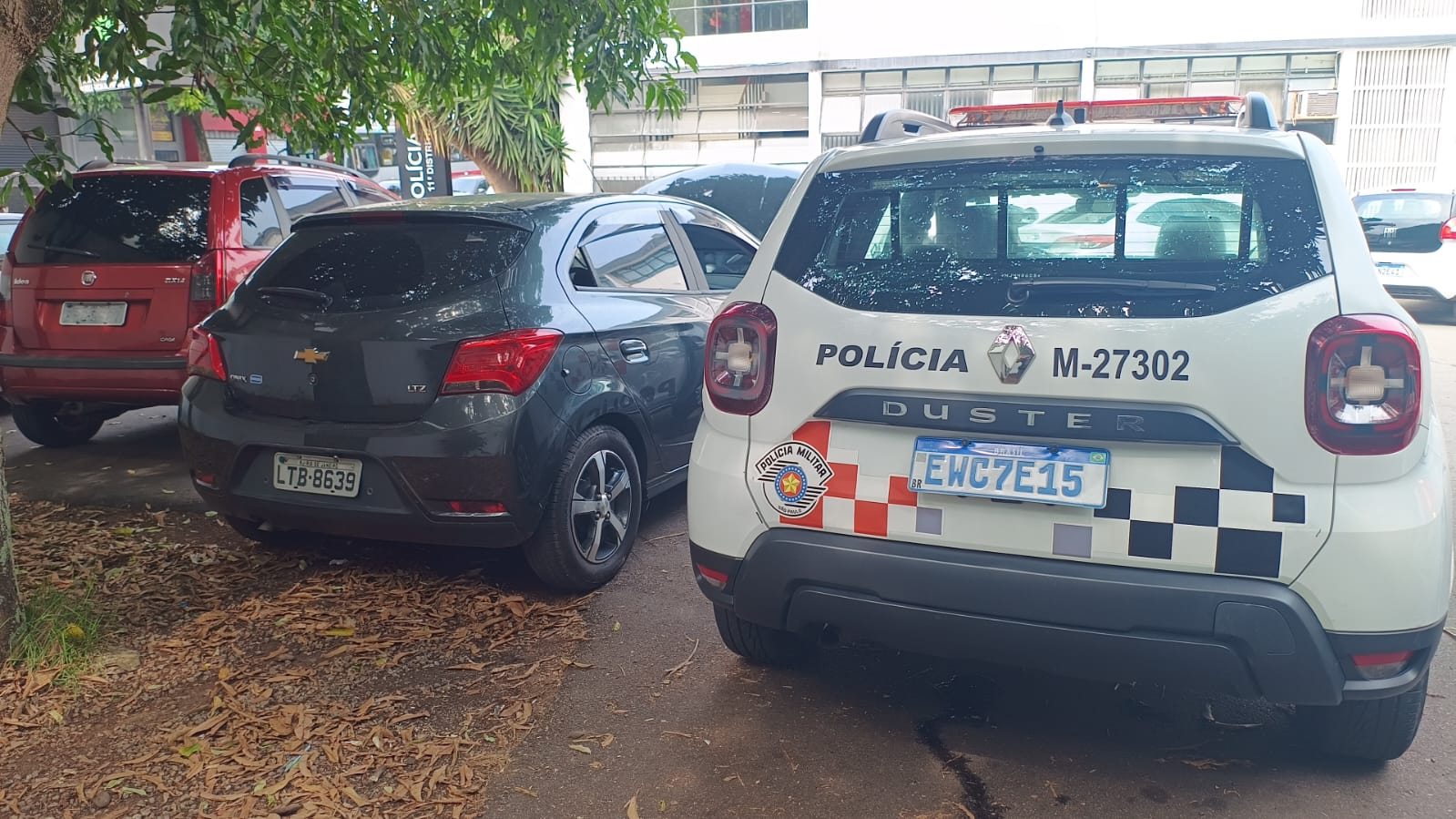 POLÍCIA MILITAR APÓS ACOMPANHAMENTO RECUPERA VEÍCULO PRODUTO DE FURTO EM ZONA SUL DE SÃO PAULO