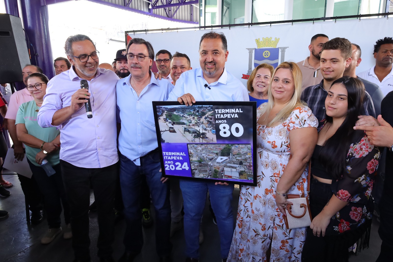 PREFEITO MARCELO OLIVEIRA ENTREGA TERMINAL ITAPEVA REFORMADO 