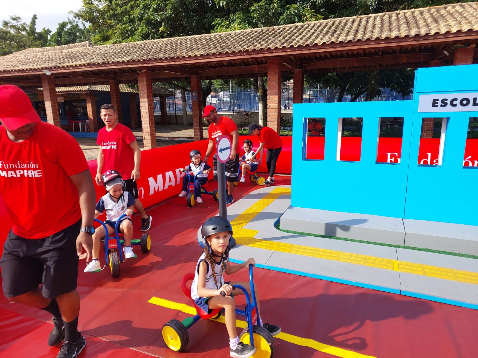 PROJETO DE EDUCAÇÃO NO TRÂNSITO ATENDE ALUNOS DO ENSINO FUNDAMENTAL DE SÃO CAETANO 