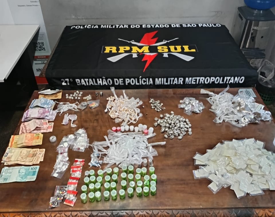 RPM CAPTURA PROCURADO DA JUSTIÇA EM POSSE DE 499 PORÇÕES DE DROGAS