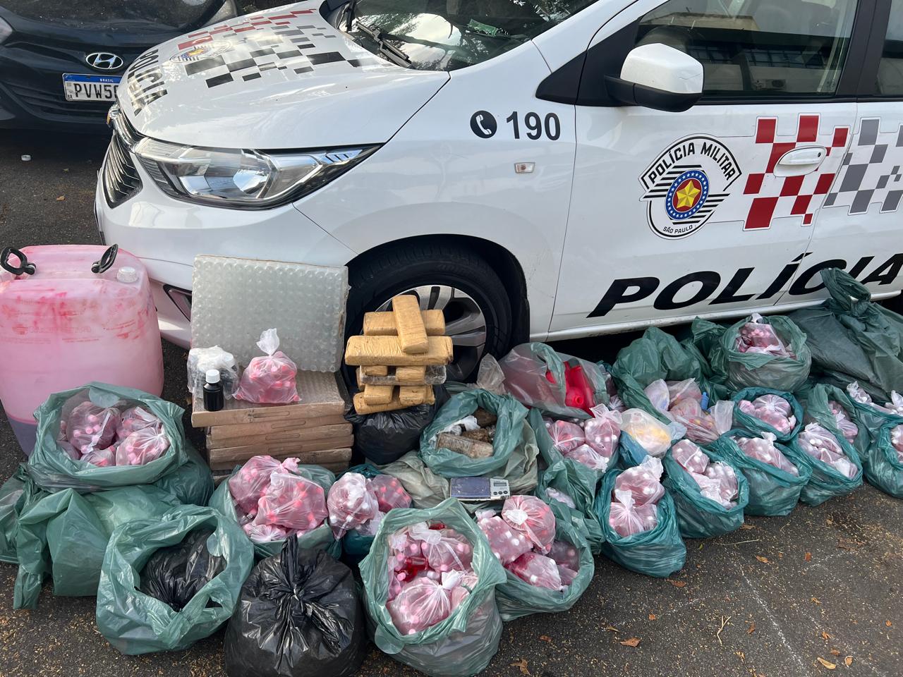 POLÍCIA MILITAR PRENDE DOIS INDIVÍDUOS POR RECEPTAÇÃO E APREENDE DUAS MOTOCICLETAS E DROGAS NA ZONA SUL DE SÃO PAULO