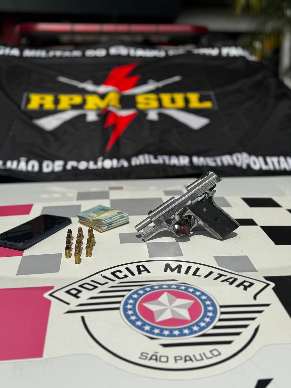 POLÍCIA MILITAR PRENDE DOIS INDIVÍDUOS POR ROUBO A RESIDÊNCIA COM RETENÇÃO DE VÍTIMA