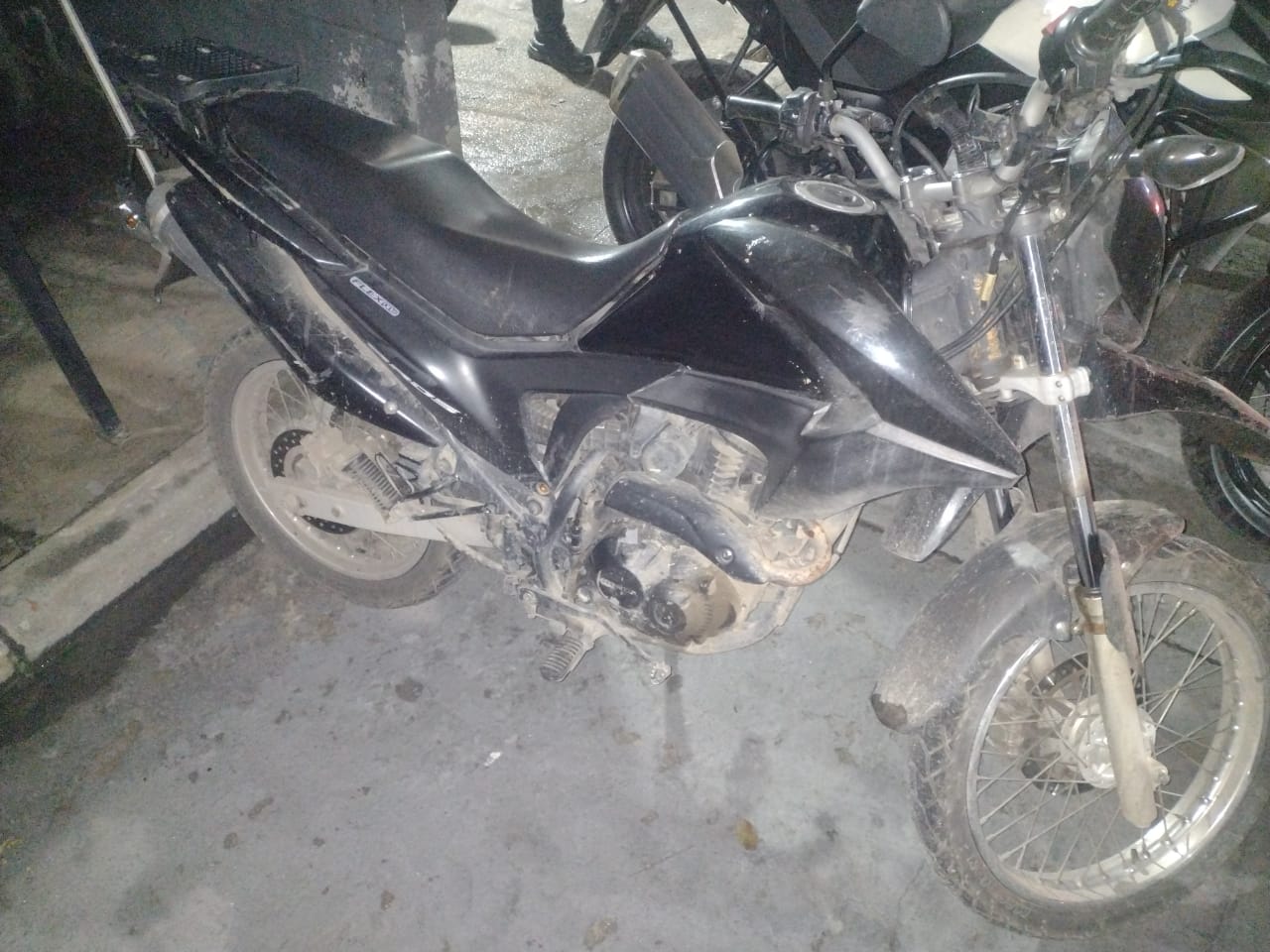 DOIS ADOLESCENTES SÃO APREENDIDOS PELA ROCAM E RECUPERAM MOTOCICLETAS FURTADAS