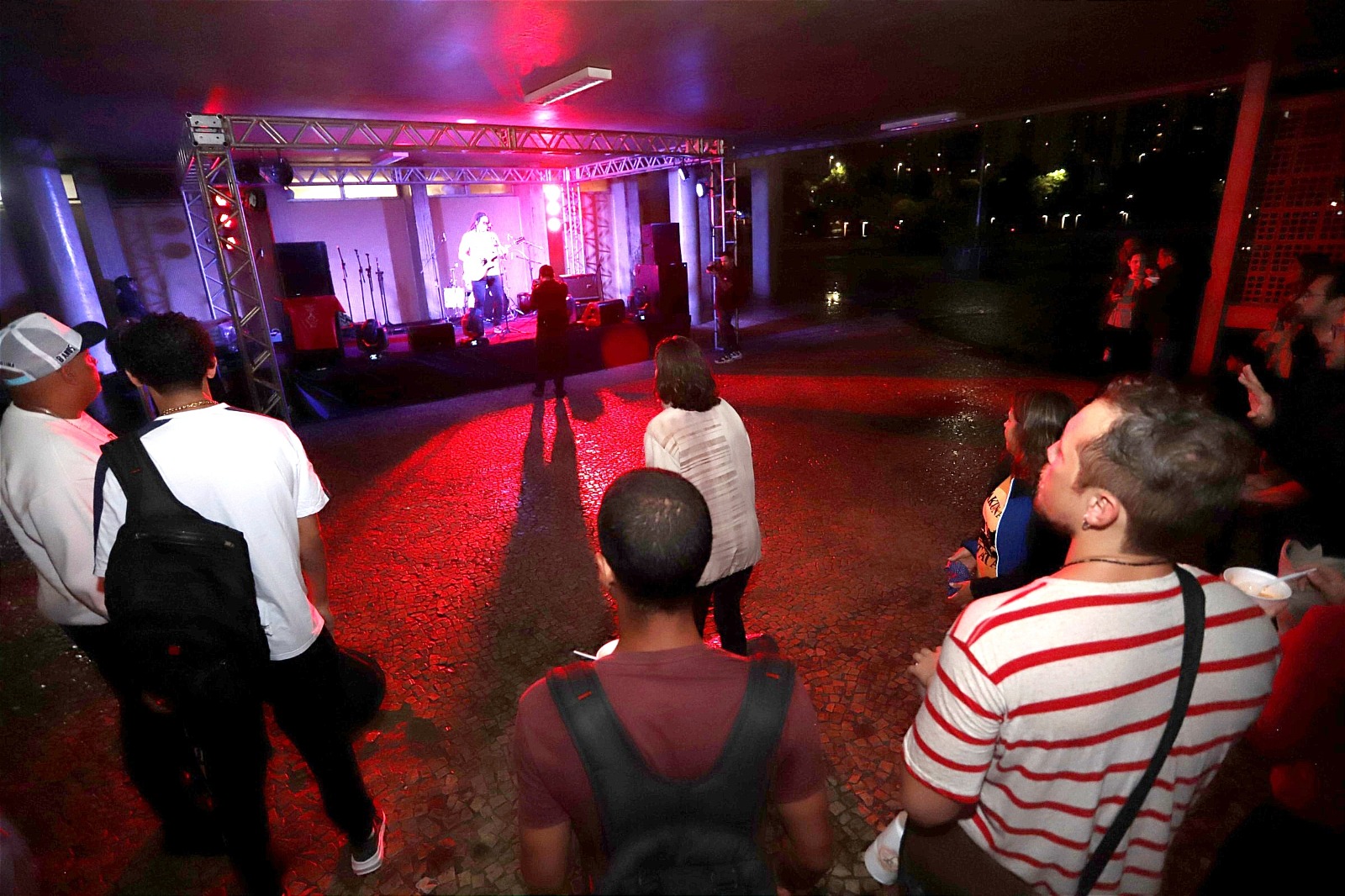 Projeto Canja com Canja leva música gratuita ao saguão do Teatro Municipal nesta quarta