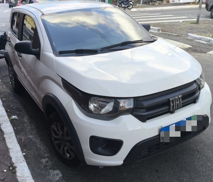 POLICIAIS MILITARES DA FORÇA TÁTICA DO 24⁰ BATALHÃO DE DIADEMA PRENDE HOMEM E RECUPERA CARRO ROUBADO