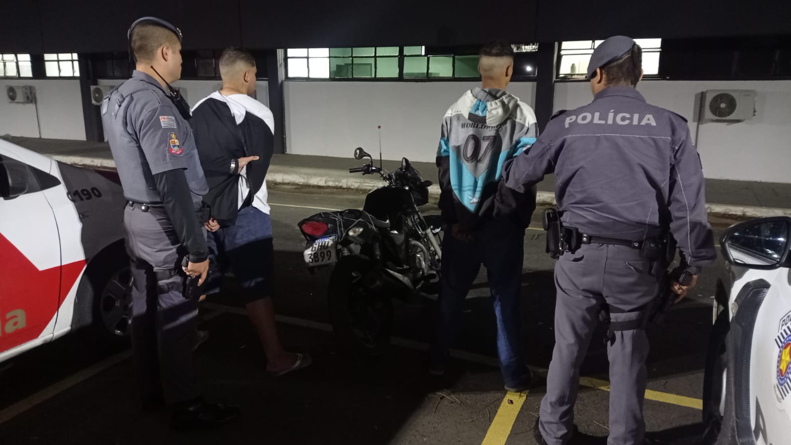 AÇÕES DA POLÍCIA MILITAR NO EXTREMO SUL DA CAPITAL PAULISTA DESTE SÁBADO RESULTOU EM 07 CRIMINOSOS PRESOS E 03 VEÍCULOS RECUPERADOS