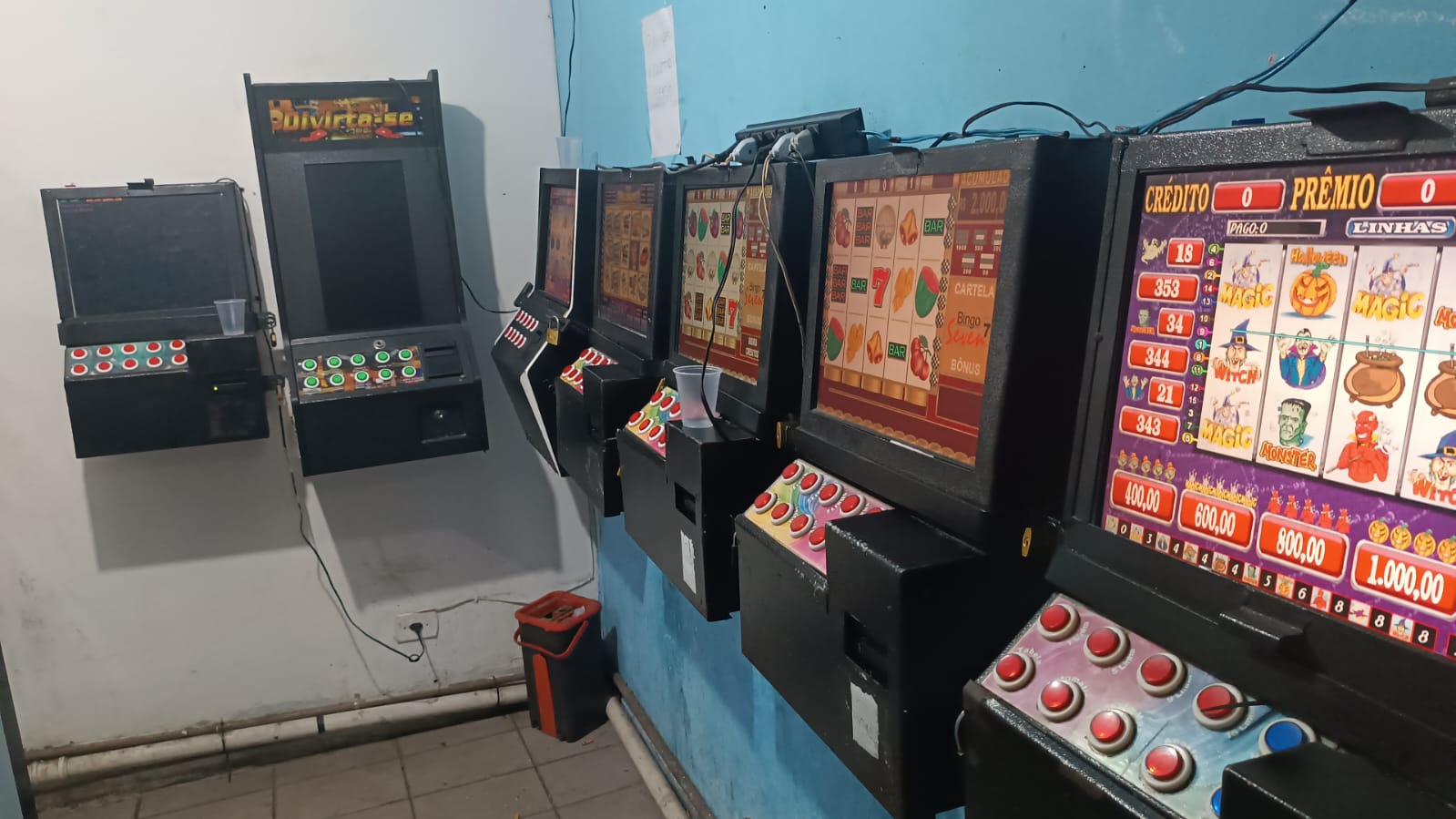 POLÍCIA MILITAR APREENDE MÁQUINAS DE JOGOS DE AZAR E DETÉM PROCURADO DA JUSTIÇA  