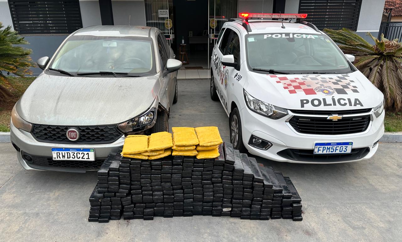 Motorista que transportava mais de 250 kg de maconha é preso pela PM no interior de São Paulo
