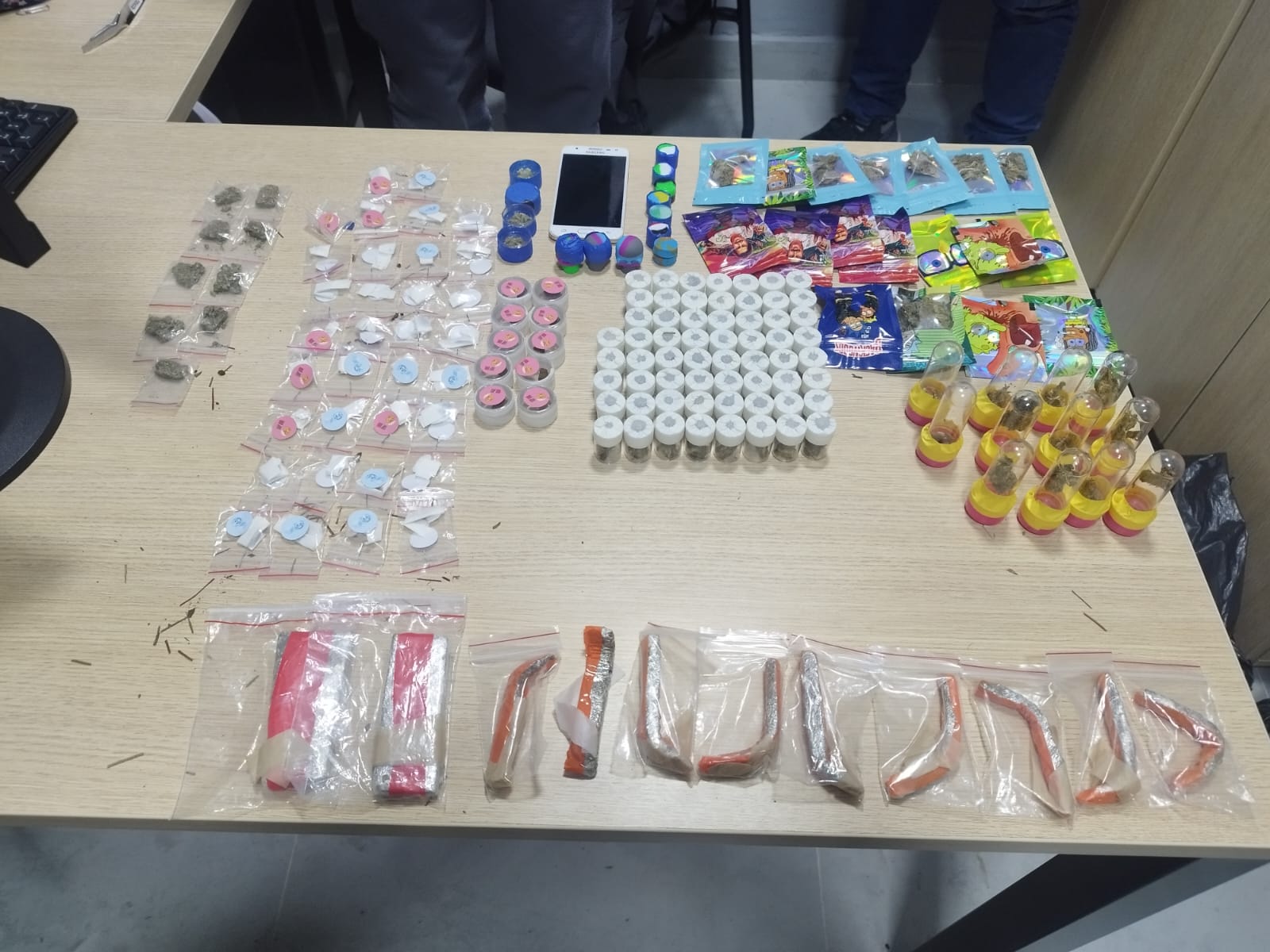 POLICIAIS MILITARES CAUSAM PREJUÍZOS A CRIMINOSOS AO FAZEREM APREENSÃO DE DROGAS