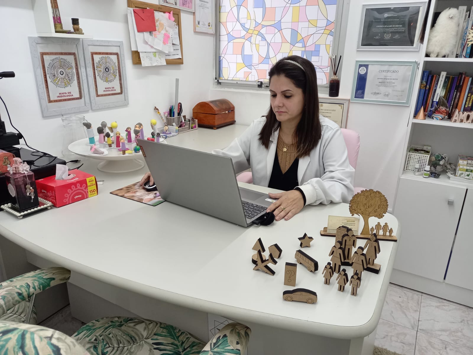 TEA (Espectro Autista), saudável e em desenvolvimento normal 