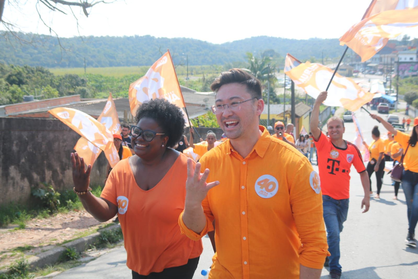 Caminhada nos bairros marca segundo dia de campanha de Akira Auriani