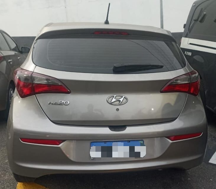 POLÍCIA MILITAR PRENDE HOMEM QUE COMPROU CARRO ROUBADO POR APLICATIVO VIA INTERNET