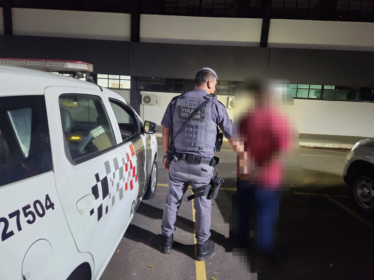 POLÍCIA MILITAR PRENDE HOMEM PROCURADO PELA JUSTIÇA POR DIVERSSOS CRIMES
