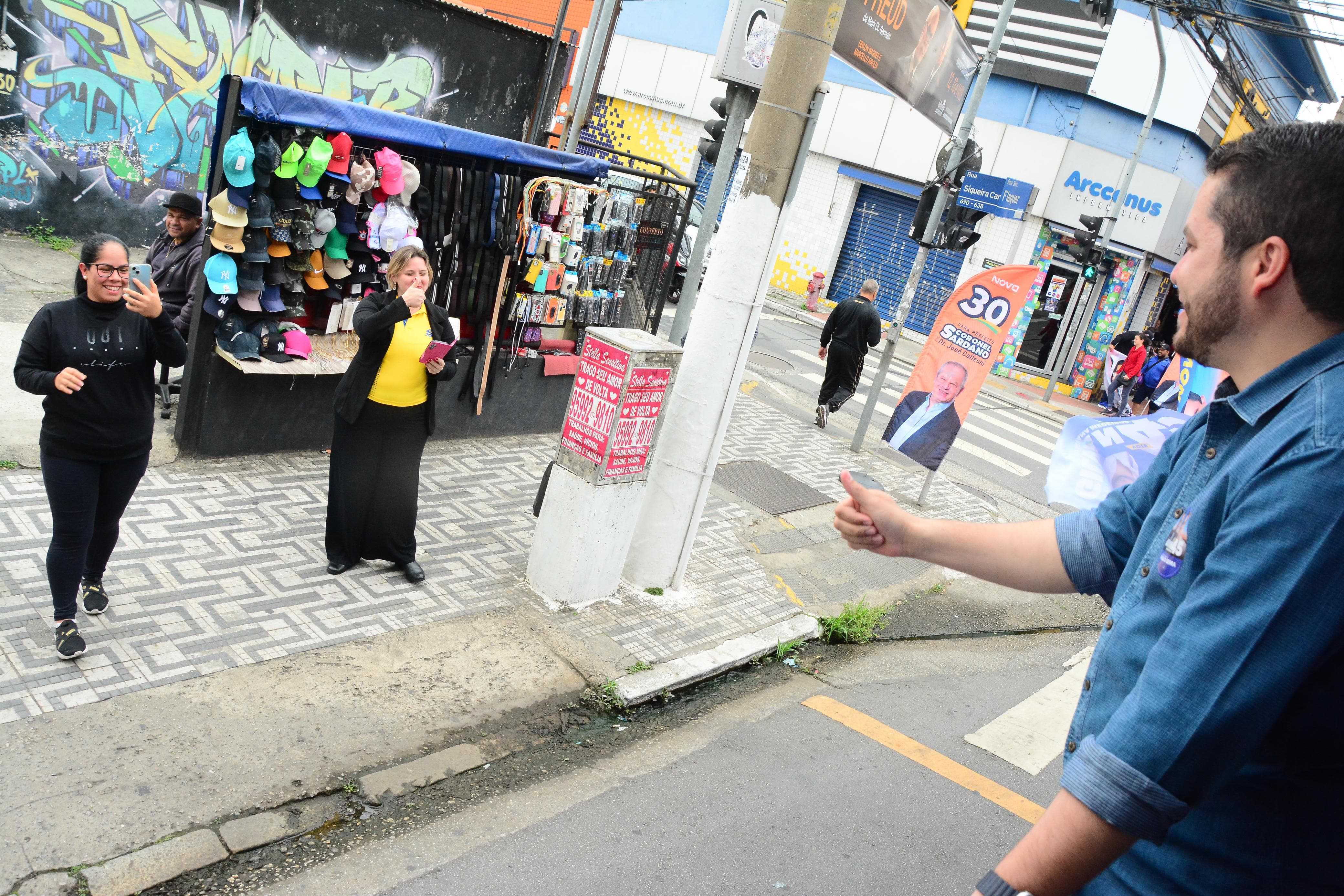 Candidato a prefeito Gilvan circulou por várias regiões em caminhão de som