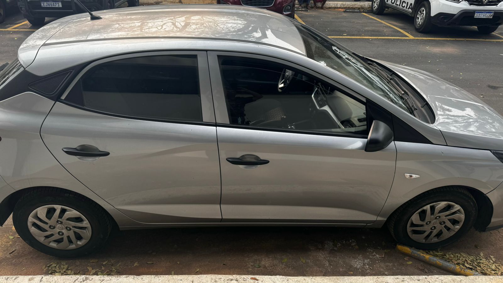 HOMEM É PRESO PELA EQUIPE DE RPM  APÓS SER FLAGRADO DESMANCHANDO VEÍCULO ROUBADO