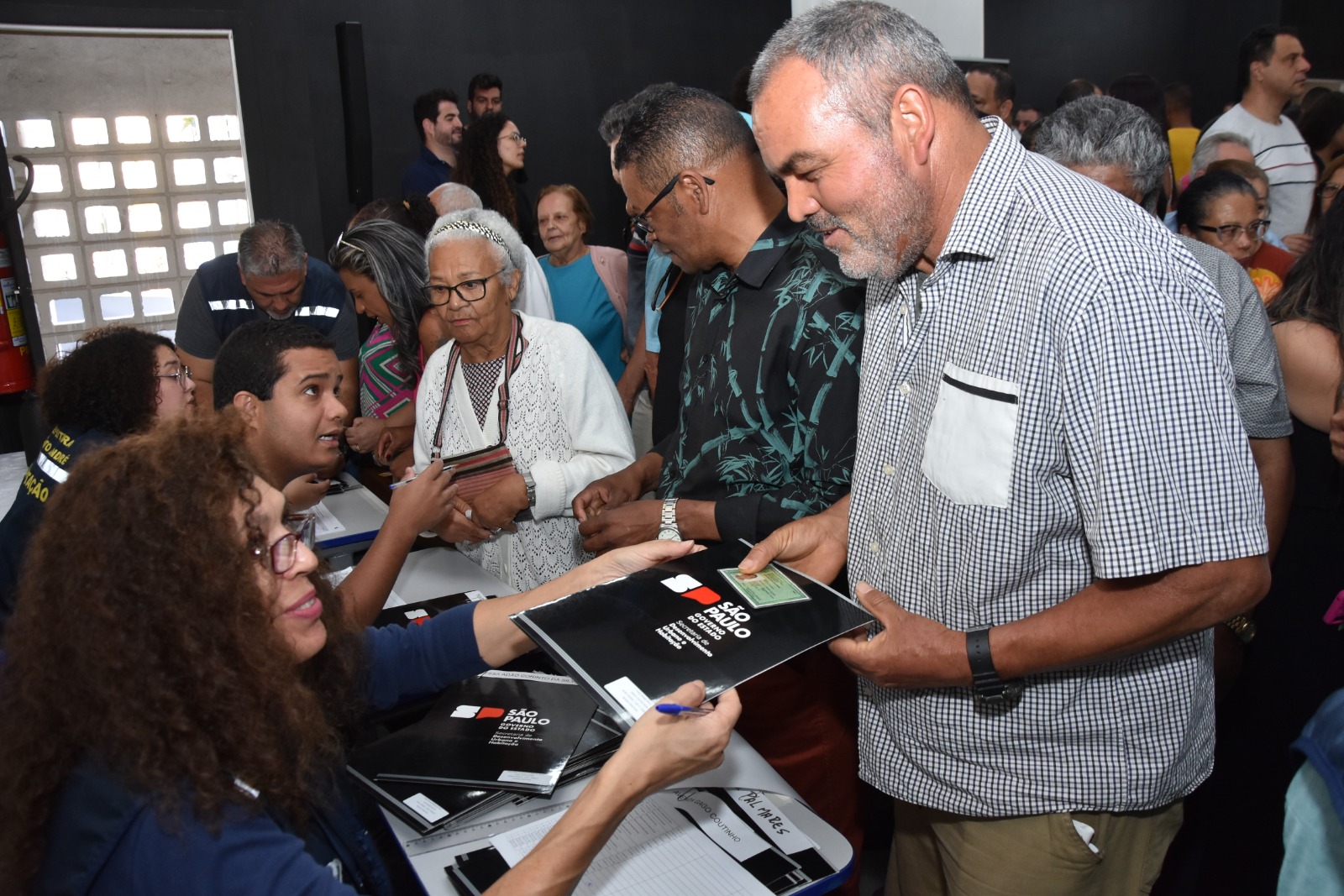 Santo André entrega 137 matrículas habitacionais para moradores do Núcleo Quilombo I
