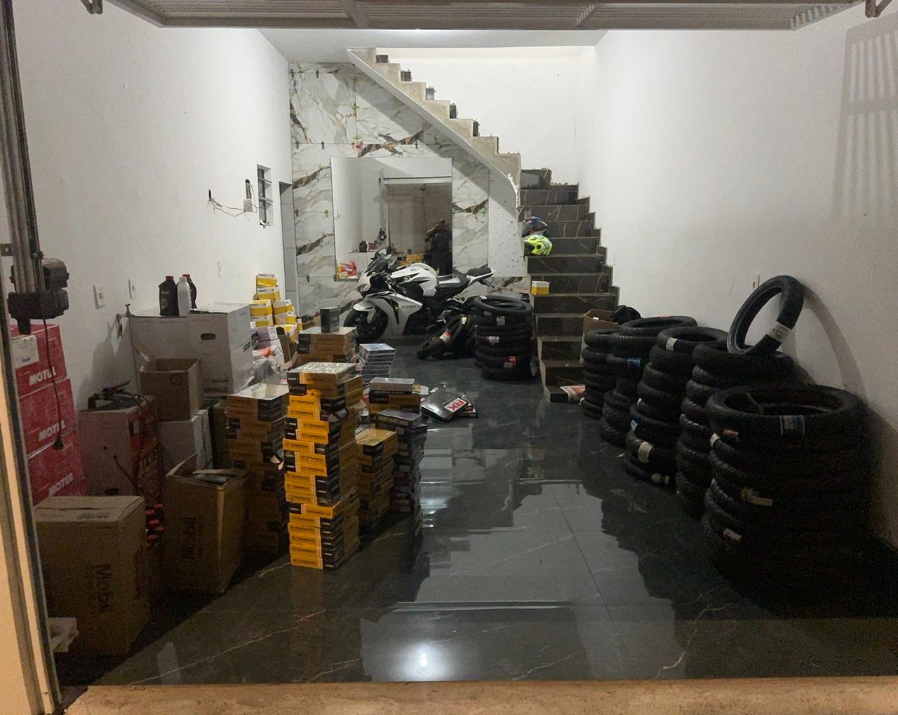 POLÍCIA MILITAR LOCALIZA CARGA ROUBADA AVALIADA EM CEM MIL REAIS