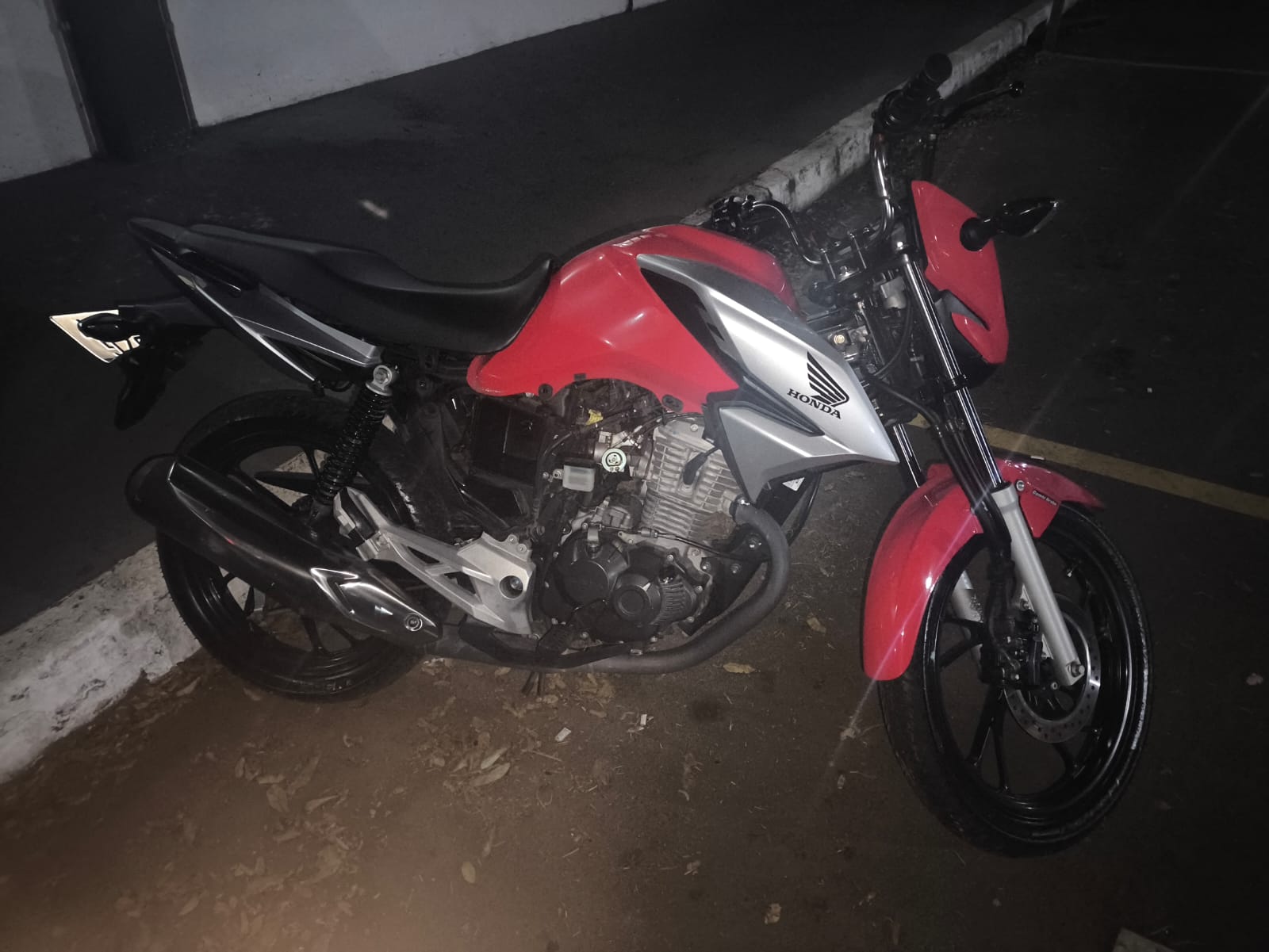 EM AÇÃO RÁPIDA, POLÍCIA MILITAR PRENDE CRIMINOSO E RECUPERA VEÍCULO