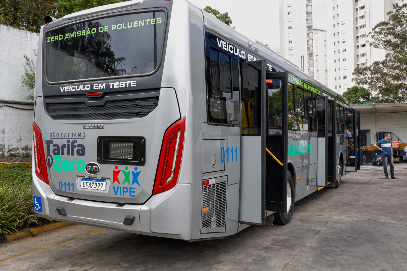 Ônibus elétrico da BYD começa a circular no transporte público de São Caetano