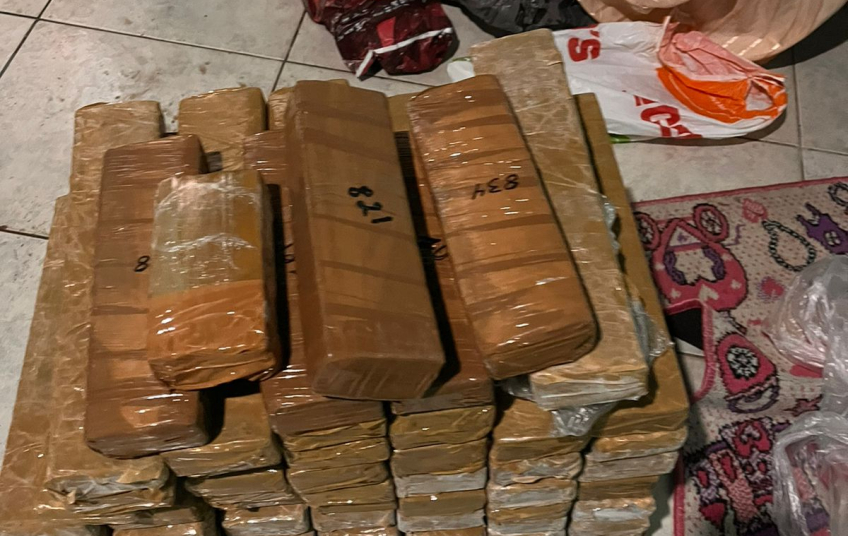 POLÍCIA MILITAR DURANTE AVERIGUAÇÃO DE OCORRÊNCIA DE VIOLÊNCIA DOMÉSTICA NA DIVISA DE ÁREA DE DIADEMA