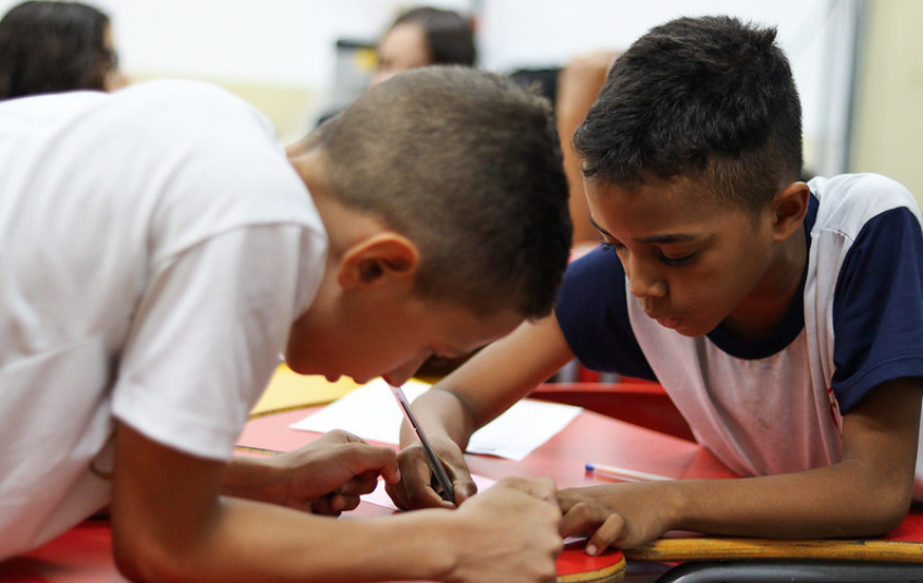 Programa “Lugar de Estudante é na Escola” reduz em mais de 90% a baixa frequência em Diadema