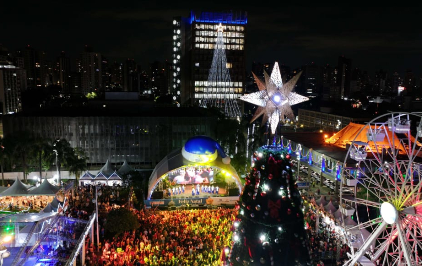 Papai Noel inaugura Paço Encantado em Santo André