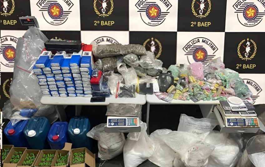 PM estoura 'casa bomba' e apreende mais de 155 kg de drogas em Guarujá