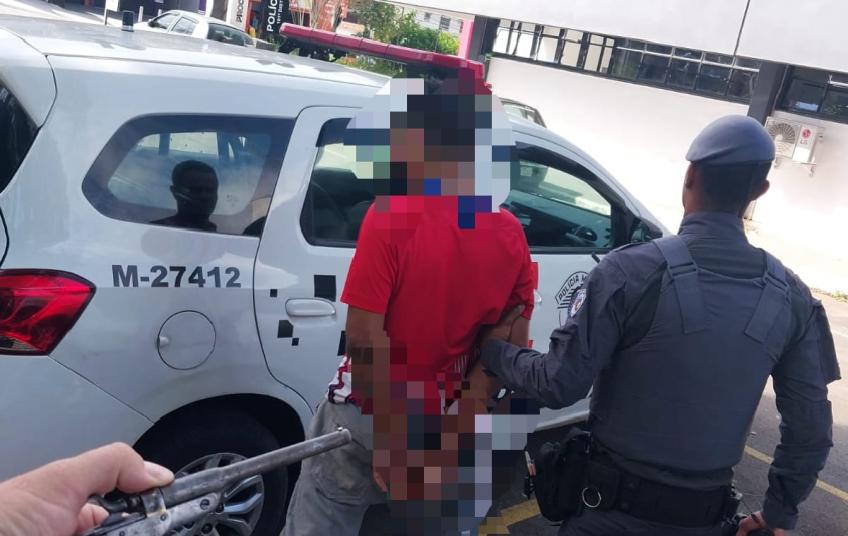 FORAGIDO DA JUSTIÇA É PRESO COM ARMA DURANTE ABORDAGEM 