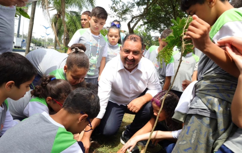 Plantio de 70 árvores integra comemorações do aniversário de Mauá