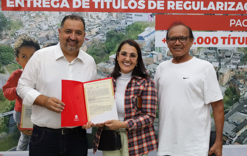 Prefeito Marcelo Oliveira entrega mais 190 títulos de propriedade