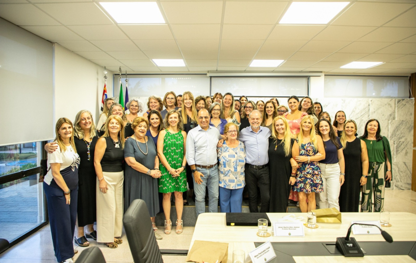 Prefeitura de São Caetano homenageia diretora de Educação Infantil da Rede Municipal de Ensino