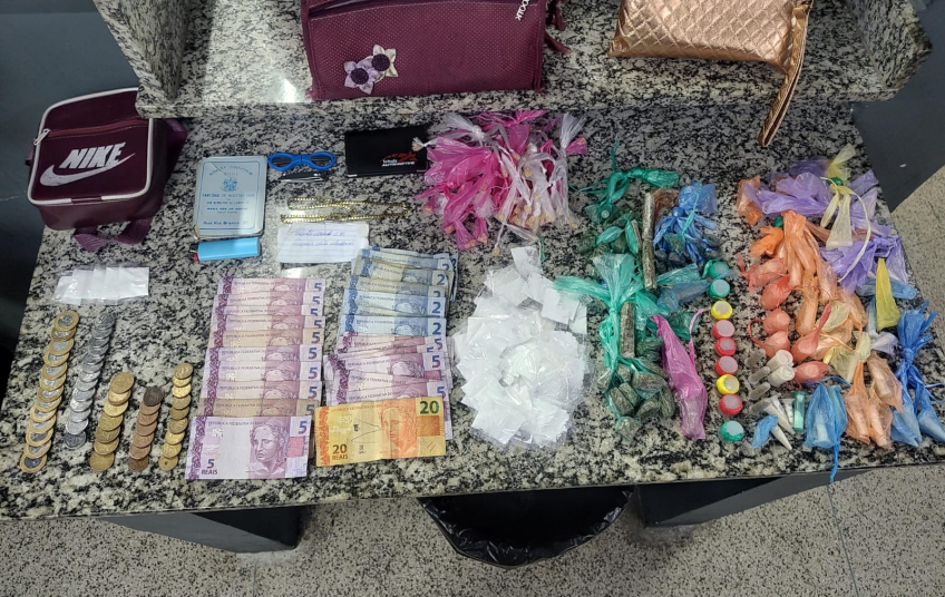 POLÍCIA MILITAR PRENDE TRAFICANTE QUANDO VENDIA DROGAS NO BAIRRO JARDIM CANHEMA EM DIADEMA