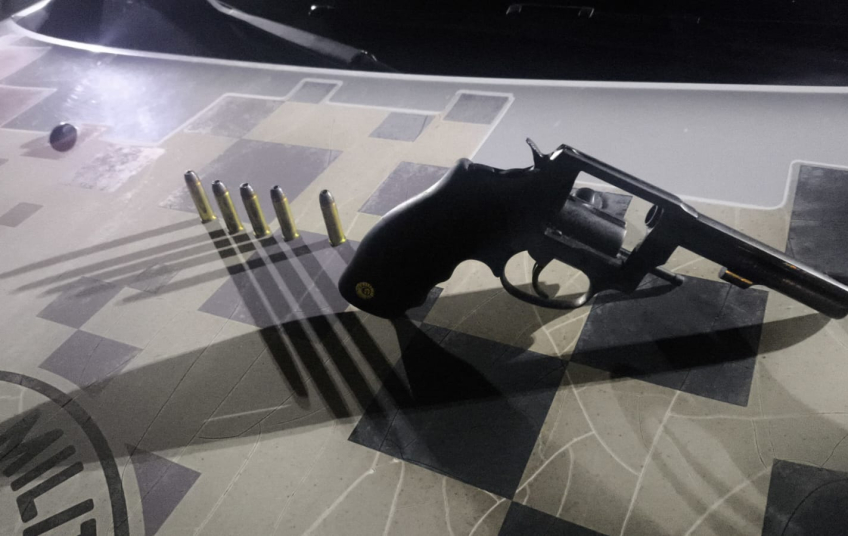 Indivíduo é preso por porte ilegal de arma de fogo na zona sul da capital
