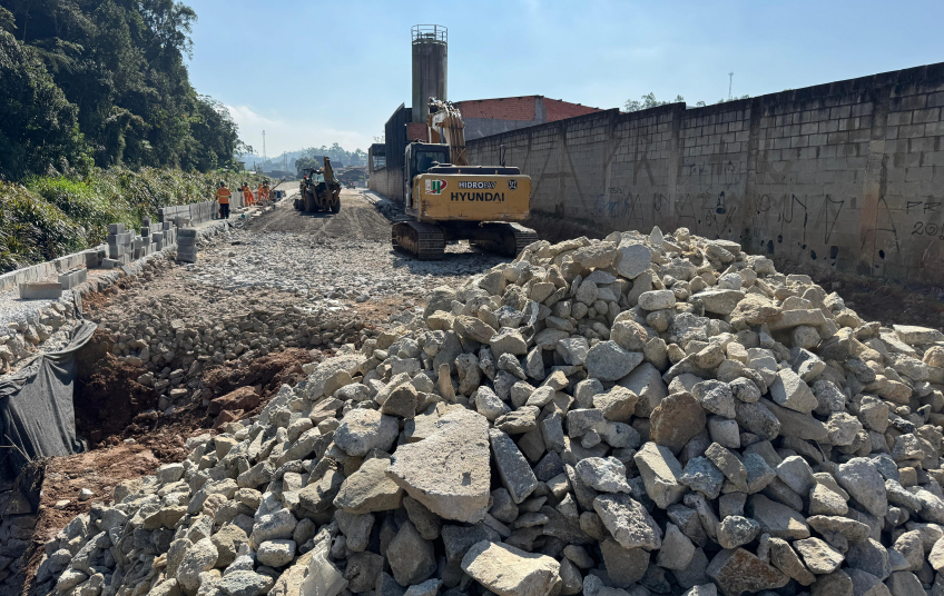 Prolongamento da Avenida Prefeito Valdírio Prisco seguem com obras avançadas